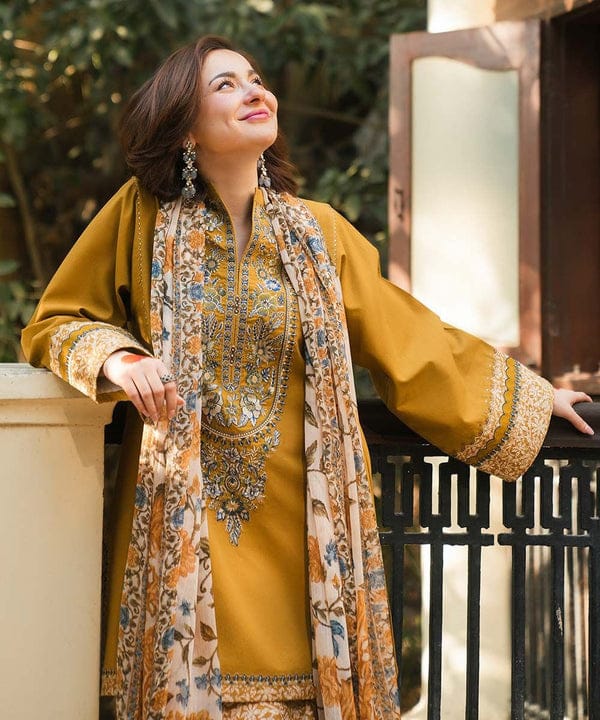 SAPPHIRE LAWN UNSTITCHED SUIT