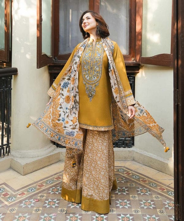 SAPPHIRE LAWN UNSTITCHED SUIT