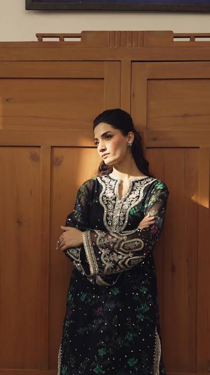 ETHNIC SILK UNSTITCHED SUIT